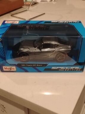 Maisto Special Edition 1:24 Die-Cast Toyota Supra GR Metallic Gray